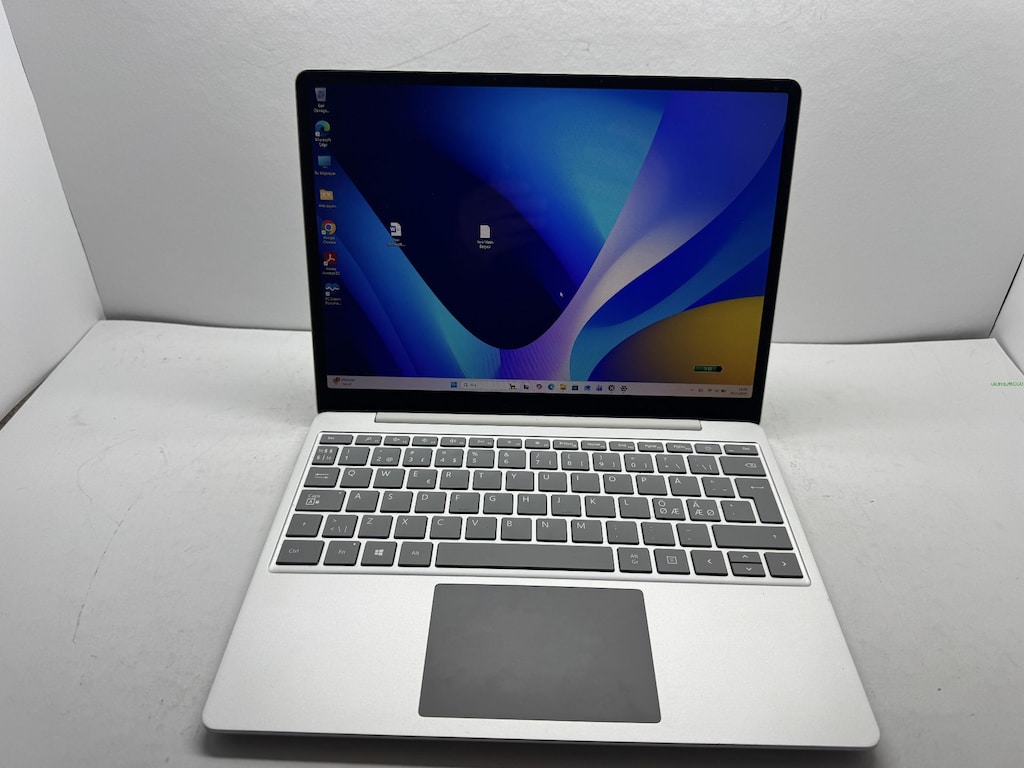 SURFACE İ5 10. NESİL 8 GB RAM 128 NVME DOKUNMATİK + KALEM - 4