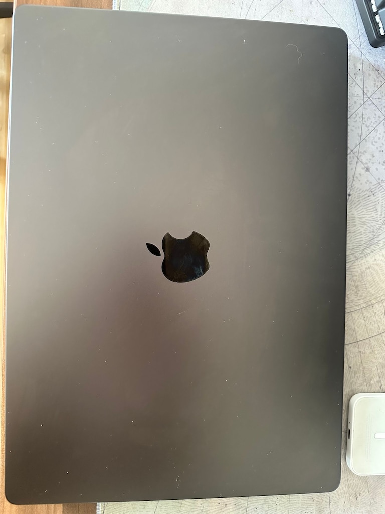 Apple MacBook Pro 16" M5 Max – 18 CPU / 40 GPU / 48 GB RAM / 2 TB SSD - 4