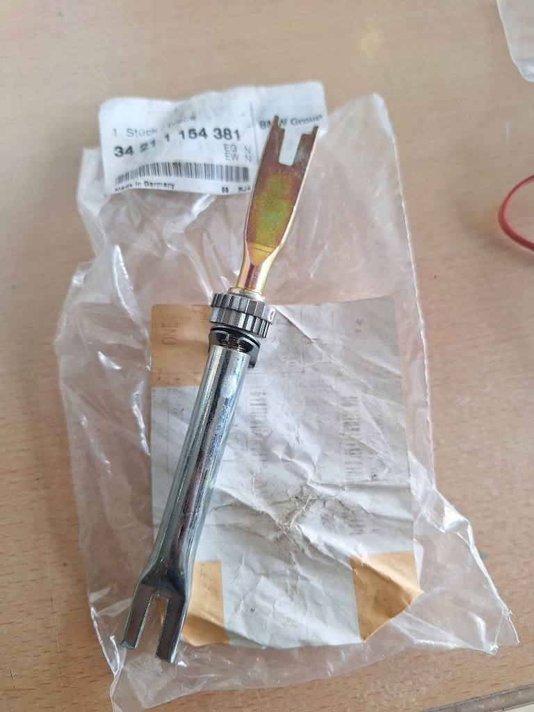 bmwe30 arka fren balata circiri sol taraf