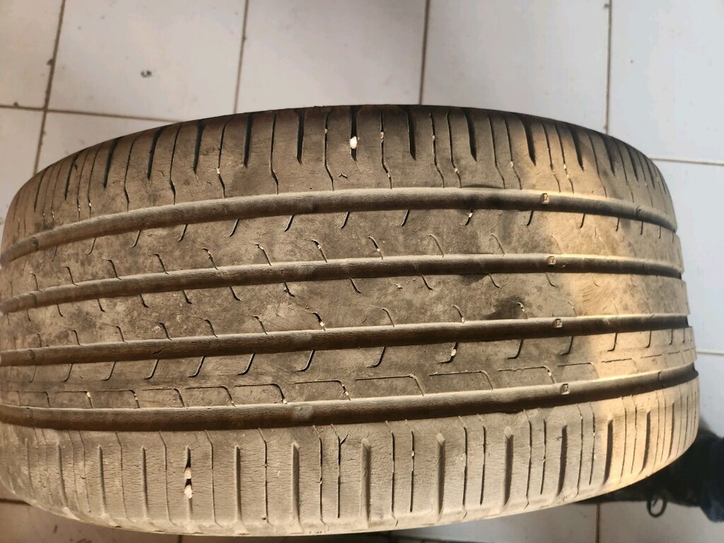 225 45 17 Continental Eco Contact 6 - 4