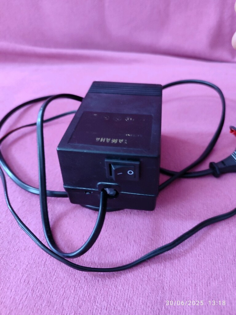sabit8.5v 2 amper voltmetreki adaptör 450tl - 3