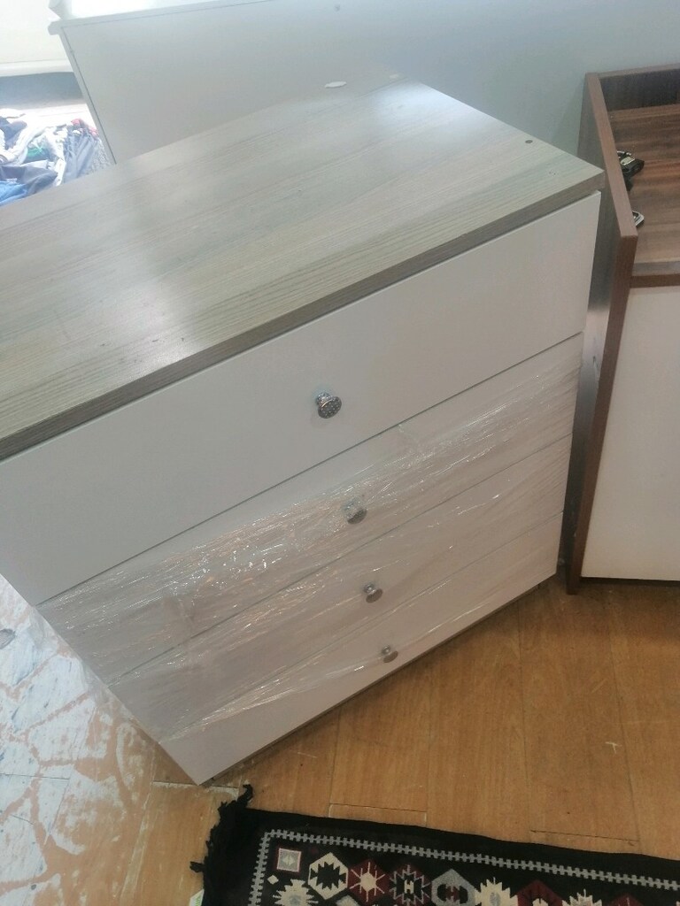 4 çekmeceli şifonyer renk beyaz artı Cordoba renktir - 2