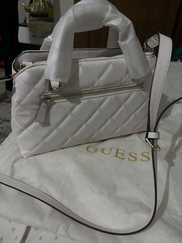 GUESS BAYAN KOL ÇANTASI