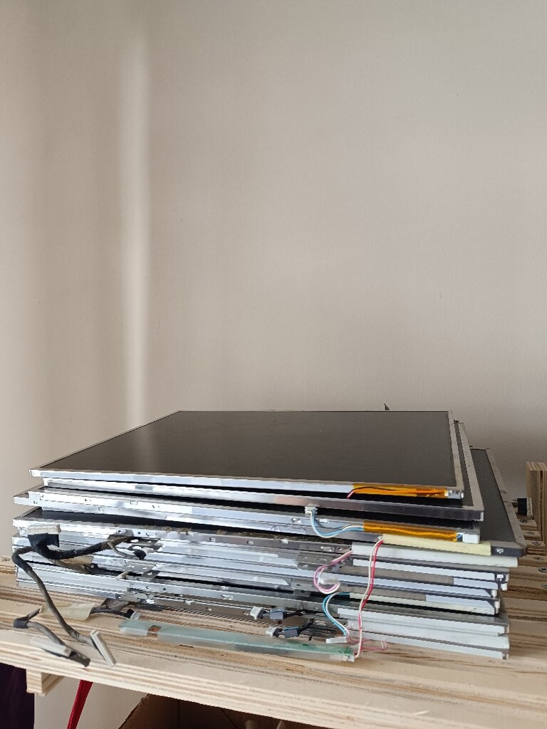 Laptop Florasan Ekran - 2
