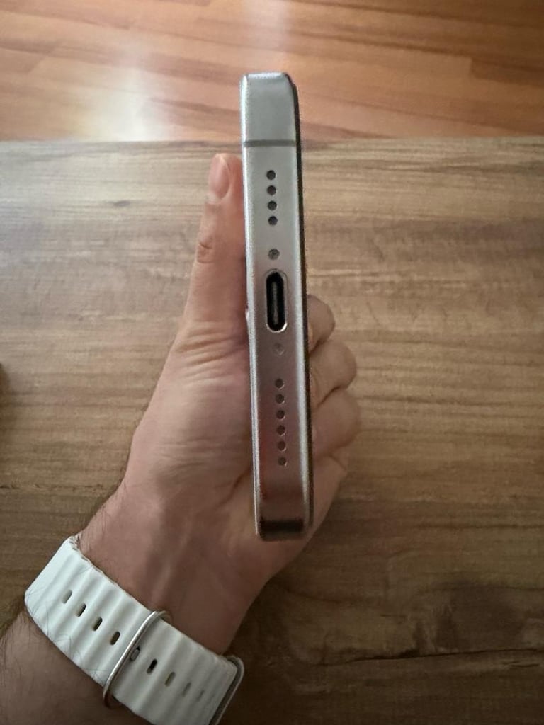 iPhone 16 ProMax 256 Beyaz Titanyum - 4
