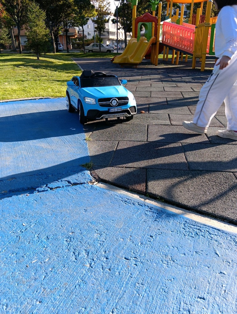 MERCEDES AKÜLÜ ARABA 12 VOLT - 2