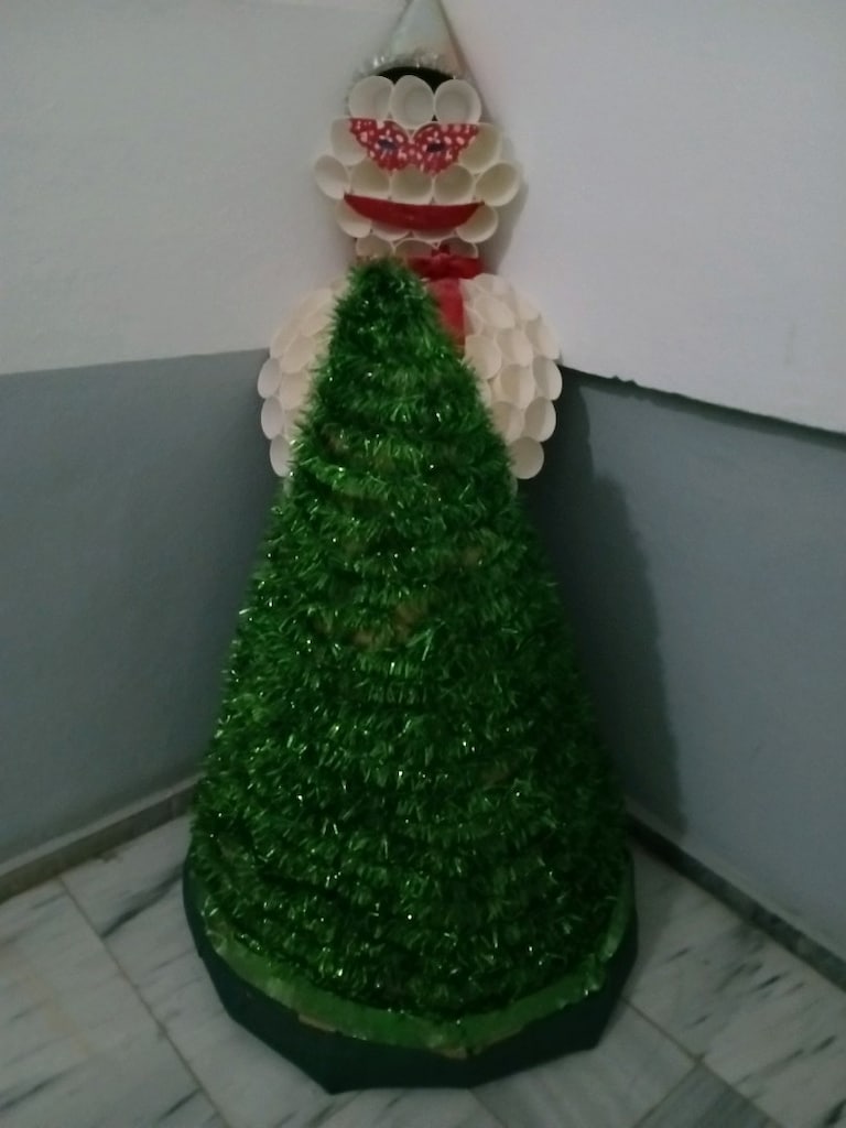 çam ağacı ve kardan adam