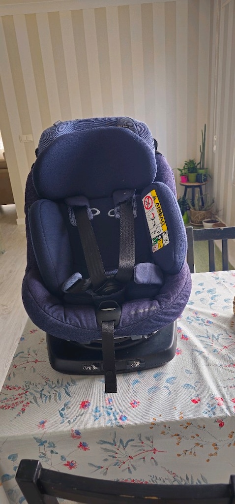 Maxi cosi axissfix isofixli döneblien oto koltuğu