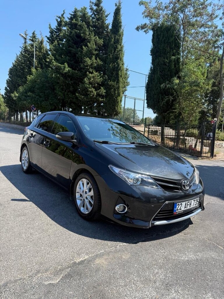 Sahibinden Toyota Auris 1.4 D-4D Premium 2013 Model - 4