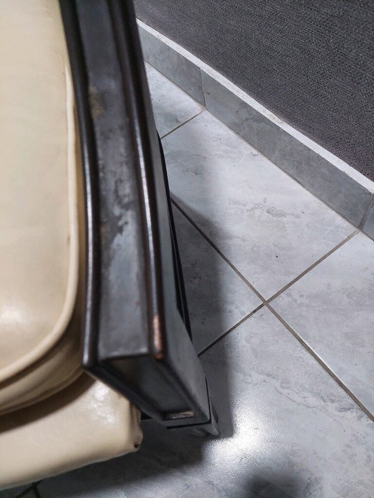 Tekli berjer. Deri kaplama. Ölçüleri resimde var. - 14
