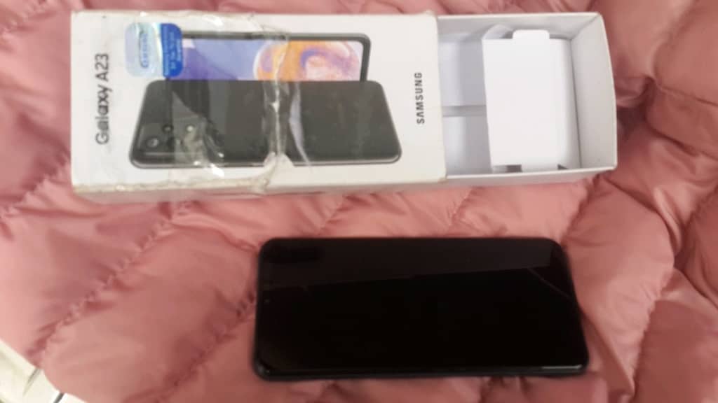 Samsung a23 rem4 128gb hafızası masa üstüne su döküldü arzalı - 4