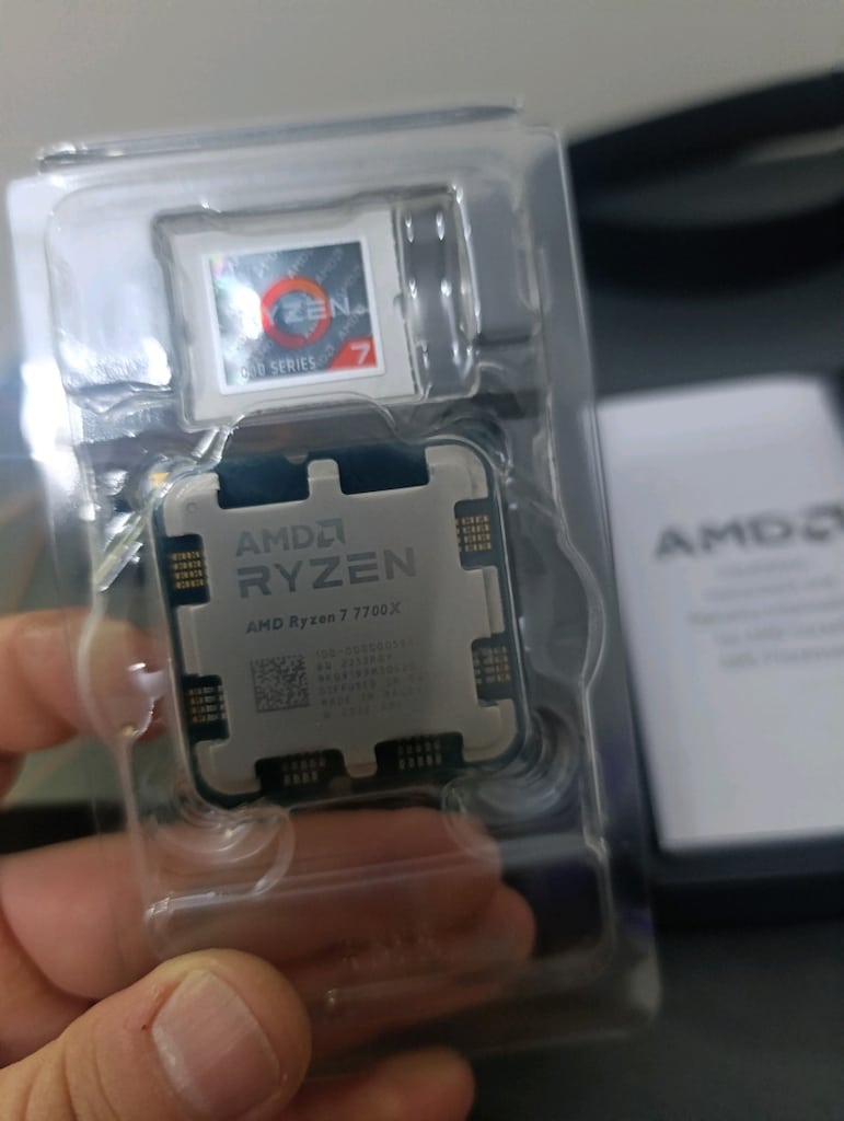 AMD RYZEN 7 7700X - 6