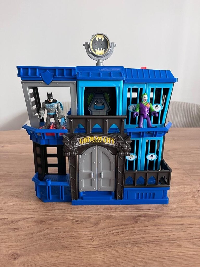 Batman Gotham City Hapishane Oyun Seti – Figürlü - 2
