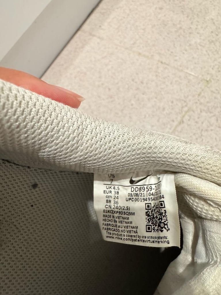 Nike Air Force 1 Beyaz Kadın Sneaker – 38 Numara, Çok Az Giyildi - 4