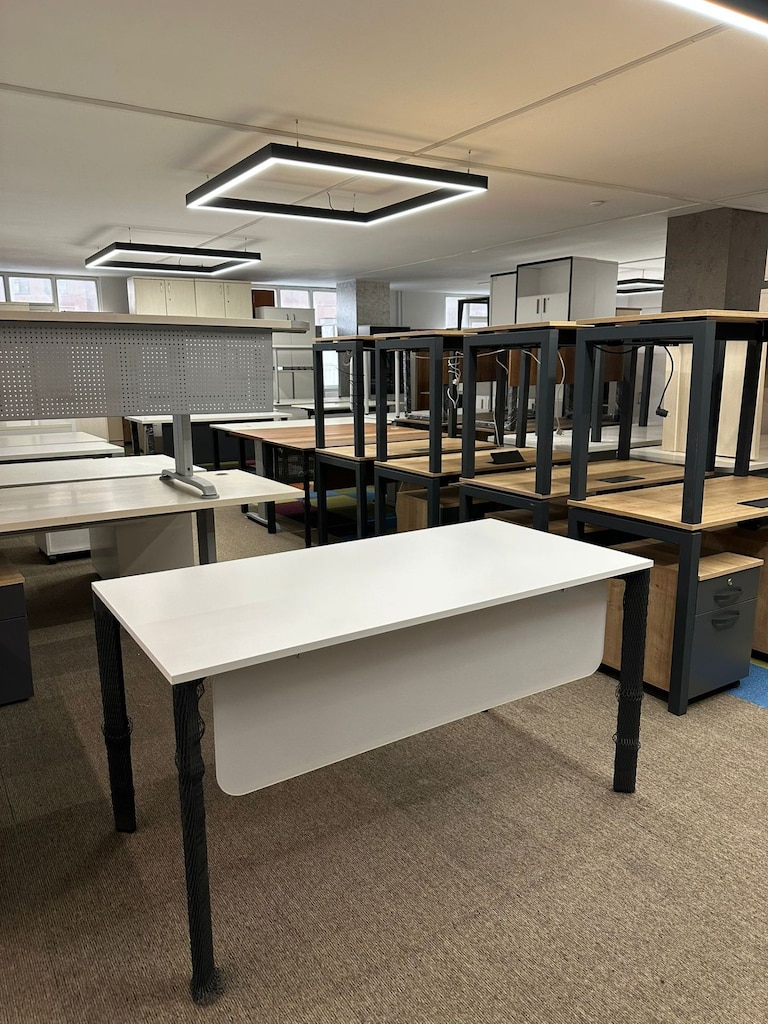 KLAS OFİS ÜSKÜDAR 140x70 BEYAZ METAL AYAKLI ÇALIŞMA MASASI - 2