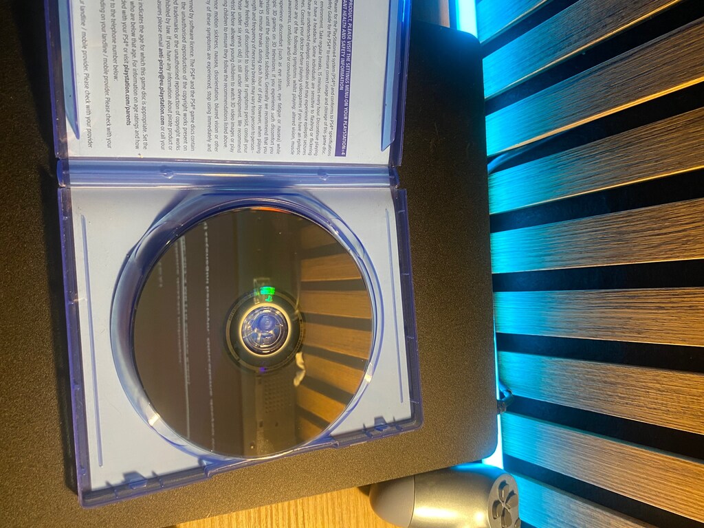 Playstayion 4 Slim - 10