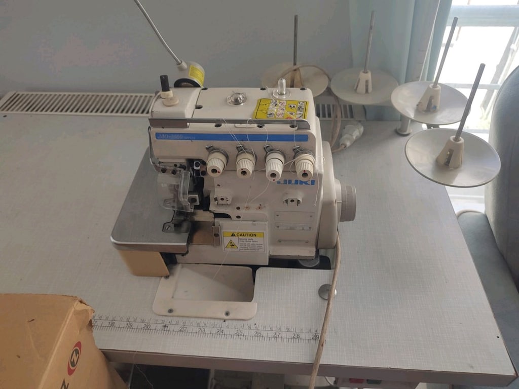 JUKİ OVERLOK MAKİNESİ