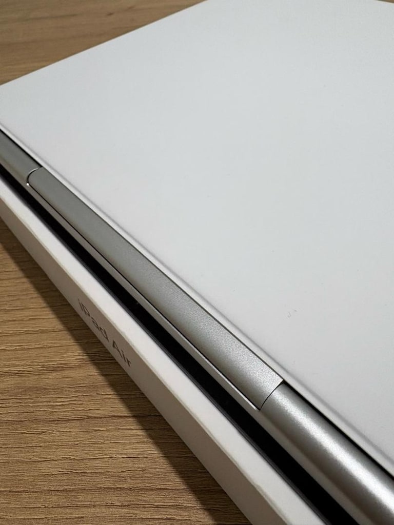 iPad Air m3 13 Inç & Magic Keyboard - 11