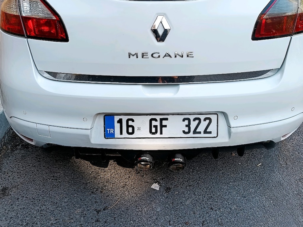 SAHİBİNDEN DİZEL 6 İLERİ DÜSÜK KM OPSİYONLU megane 3 - 11