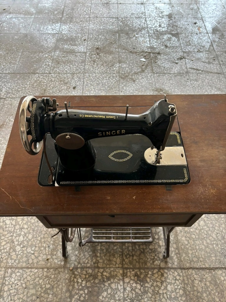 Singer dikiş makinesi masası ile birlikte - 10