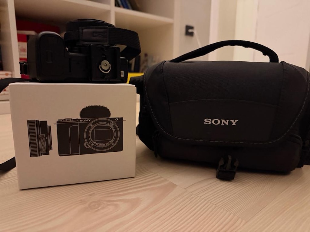 Sony ZV-E10 II Creator Set – 16-50mm + Sony Grip + Yedek Batarya+LED - 3