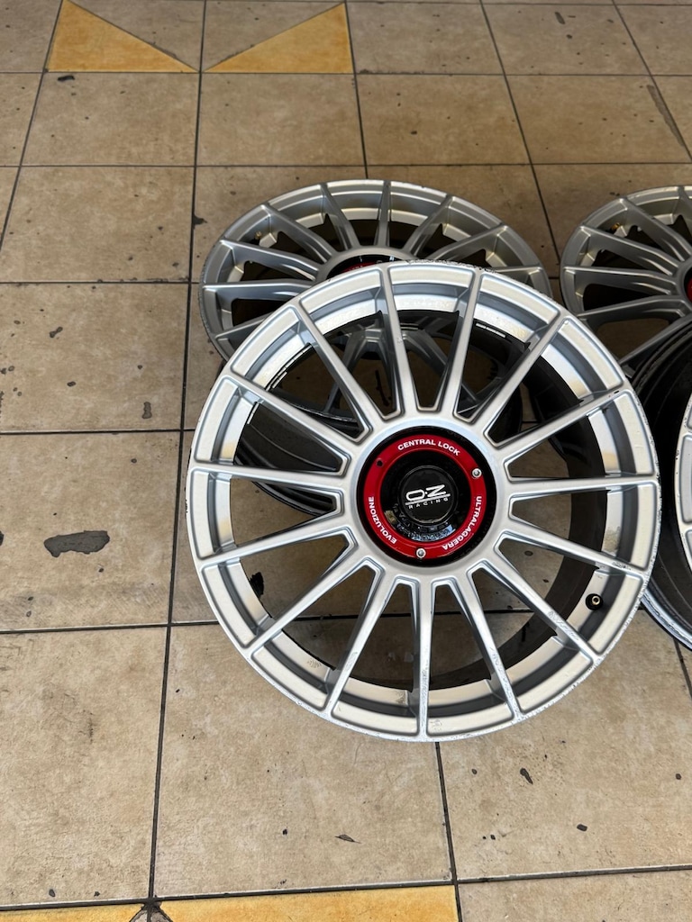 O.Z Racing Ultraleggera 18 İnç Jant Takımı (5x112) - 2