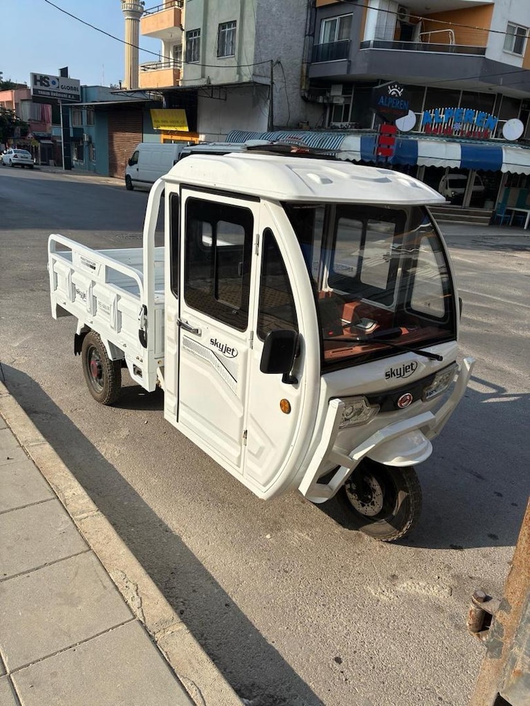 Skyjet 3 Tekerlekli Kapalı Kabinli Elektrikli Kasalı Yük Aracı - 4