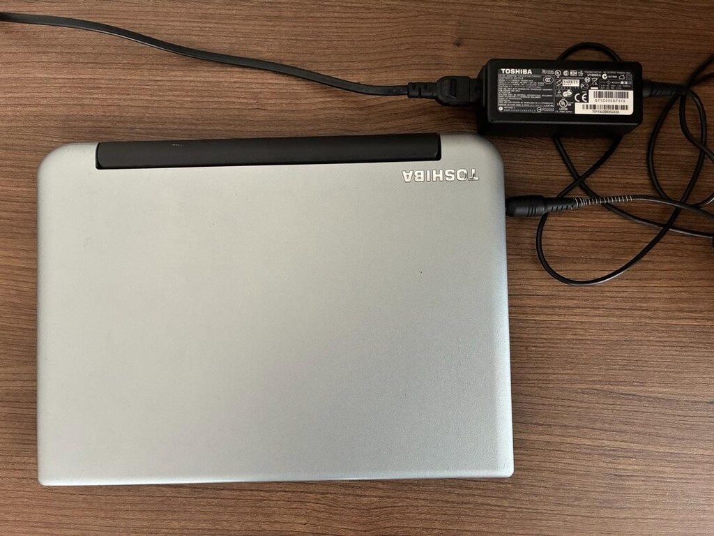 Toshiba NB10-A-10E Ultrabook - 2
