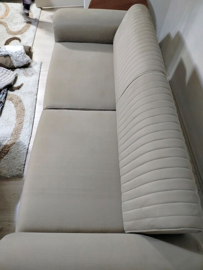 koltuk takımı 3 lü 3 adet en başlıklar dahiln230 cm oturma alanı 180 - 4