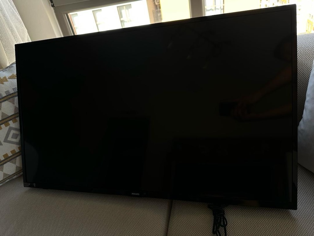 Philips 42PFS4012 42" Full HD LED TV - 2
