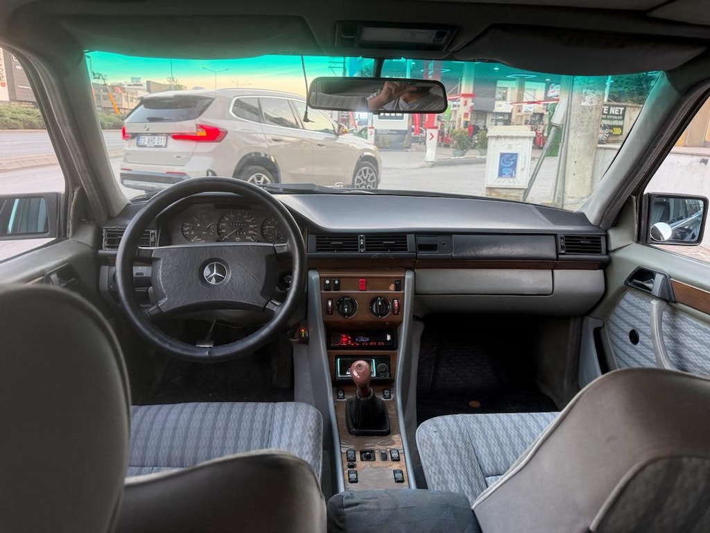 Mercedes 200e - 12