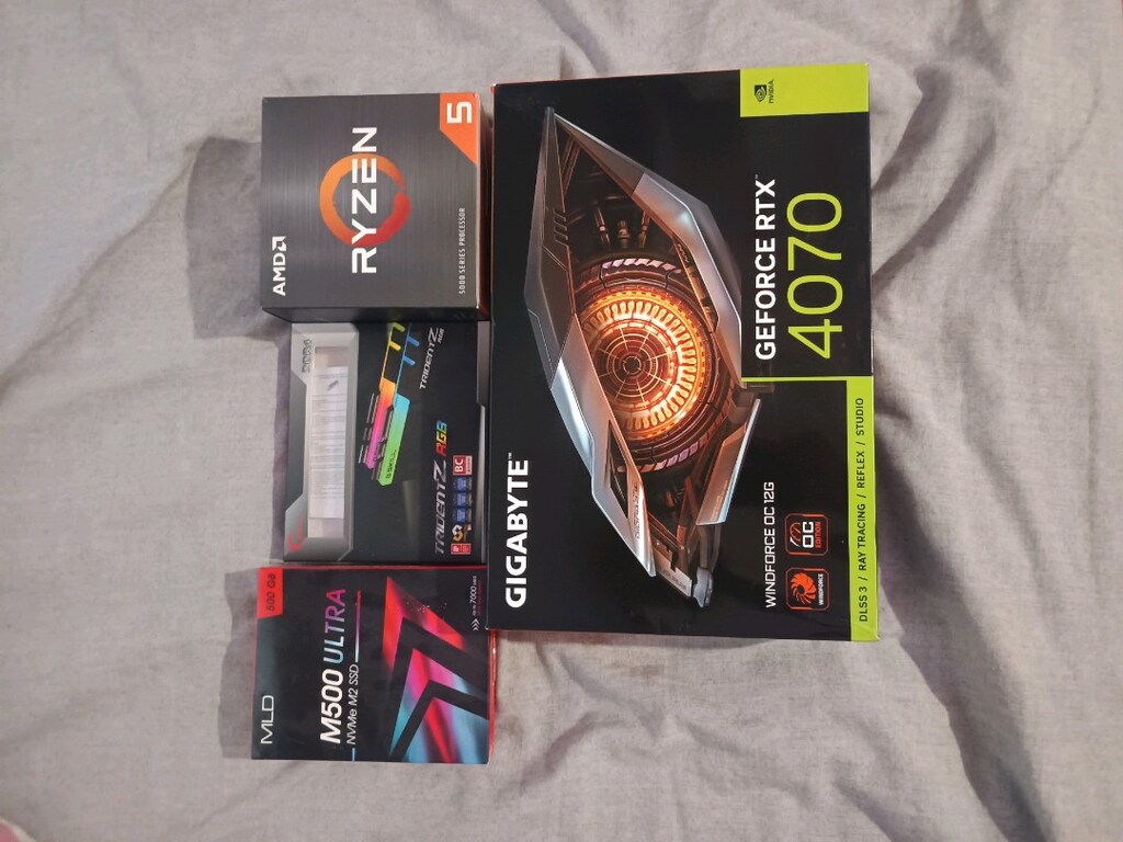 RTX 4070 EKRAN KARTI RYZEN 5 5600 İSLEMCİLİ AZ KULLANİLMİS SİSTEM - 7