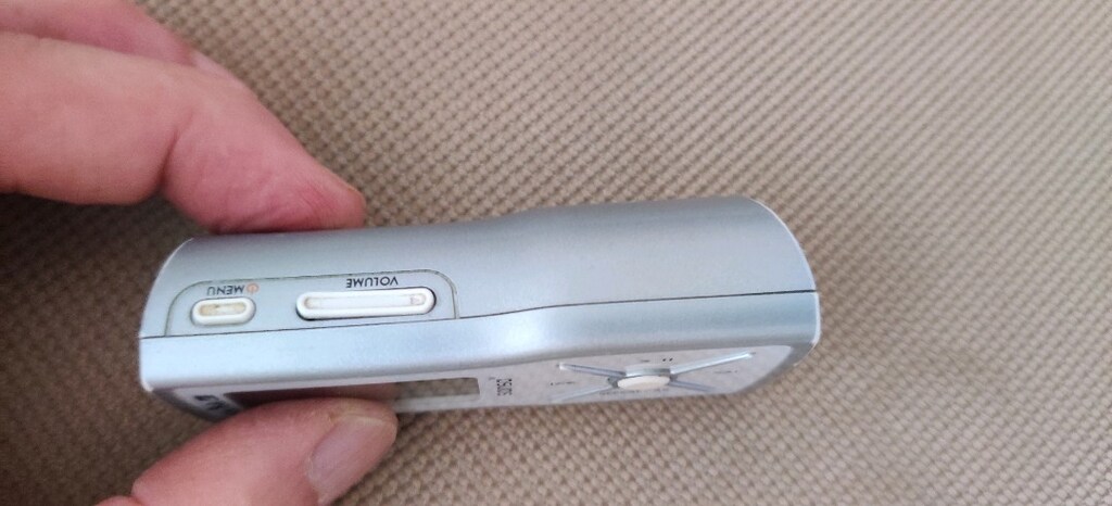 SanDisk Sansa m200 FM radyolu ve ses kayıt özellikli MP3 çalar. - 4