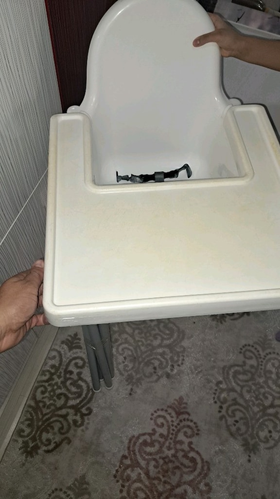 bebek masasi çocuk yemek masasi ve tuavelet oturmaligi 2 si birlikte