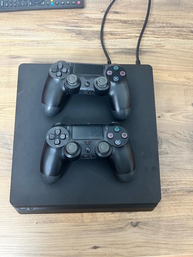 Oyun bilgisayarı ve pes4 yayıncı oyuncu odası komple satılık. - 5