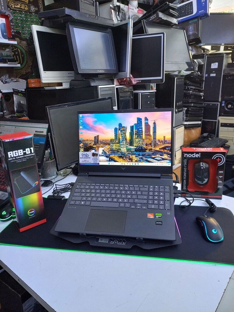HP VİCTUS RYZEN 7 7840 HS RTX 4060 120 WATT 16 GB RAM DDR5 120 WATT - 4