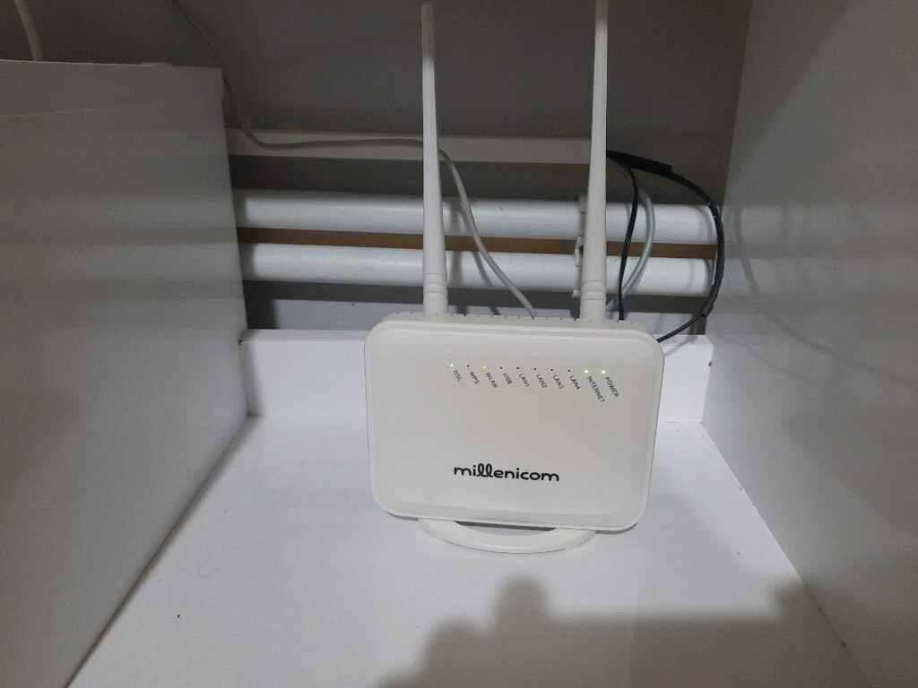 ZYXEL VMG1312-T20B VDSL2 MODEM - 2