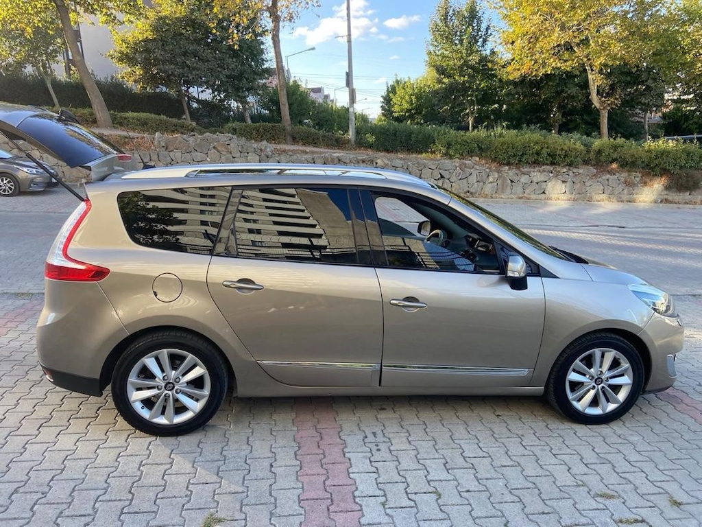 Renault GRAND SCENIC
