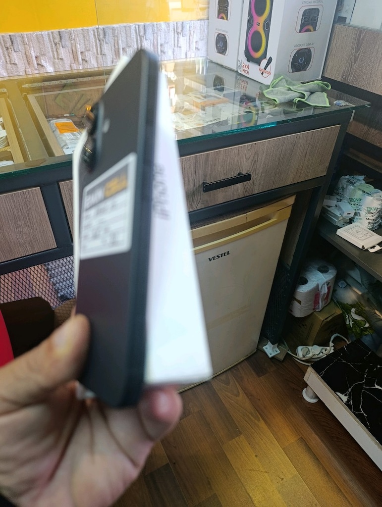 iPhone 16 YD - 3