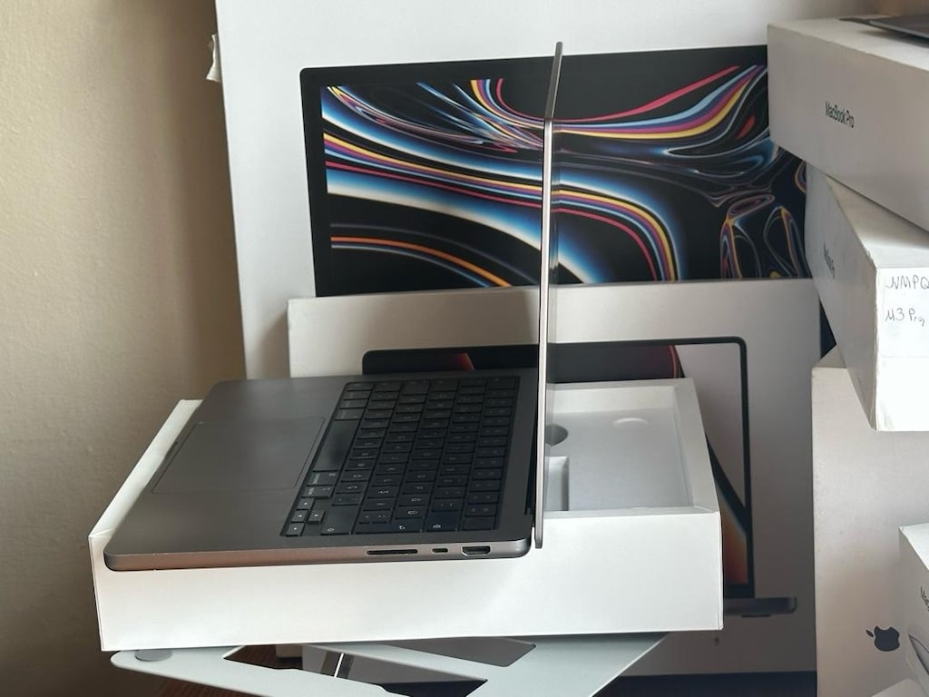 Macbook pro M1 pro 1 tb ssd 16 gb ram space gray renk 14” - 5