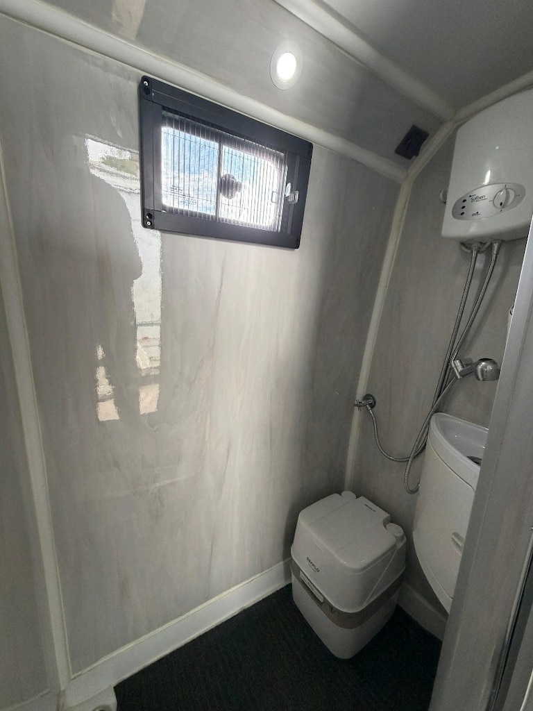 KARAVAN 2009 model BMC Levent xlarge - 12
