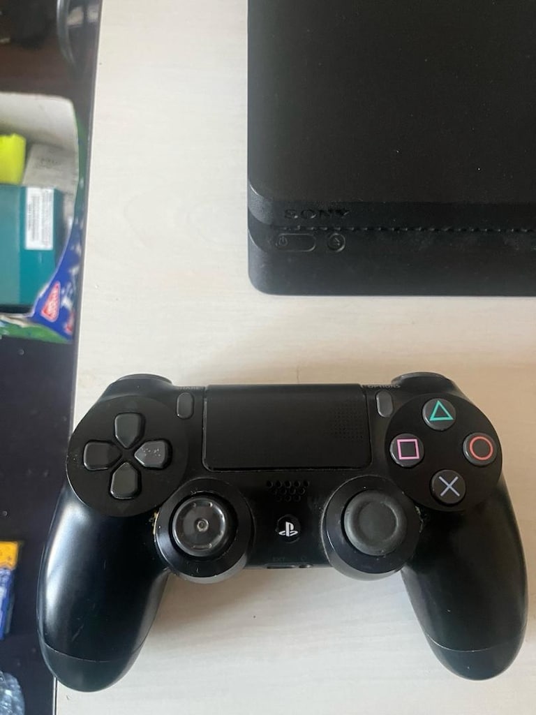 ilk sahibinden playstation 4 iki kolllu - 2