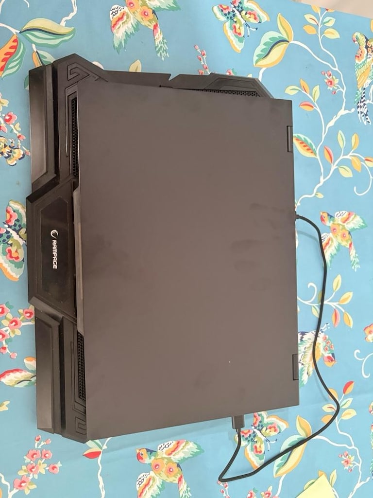 MSI CYBORG 15 RTX 5060 GAMING LAPTOP + FULL GAMING SET - 9