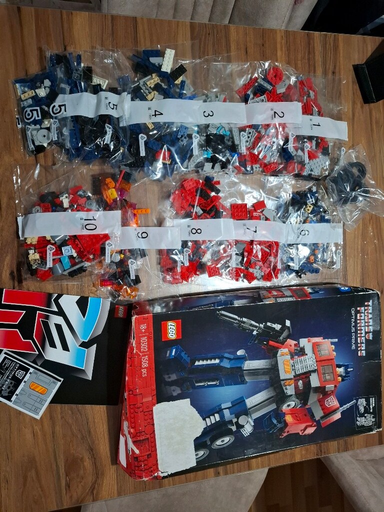 Lego 10302 Icons Optimus Prime - 2