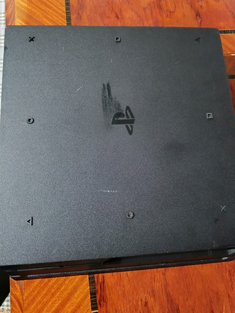 PlayStation 4 pro 1 TB 1 kol 1 disk temiz bakımlı online sorunsuz - 4