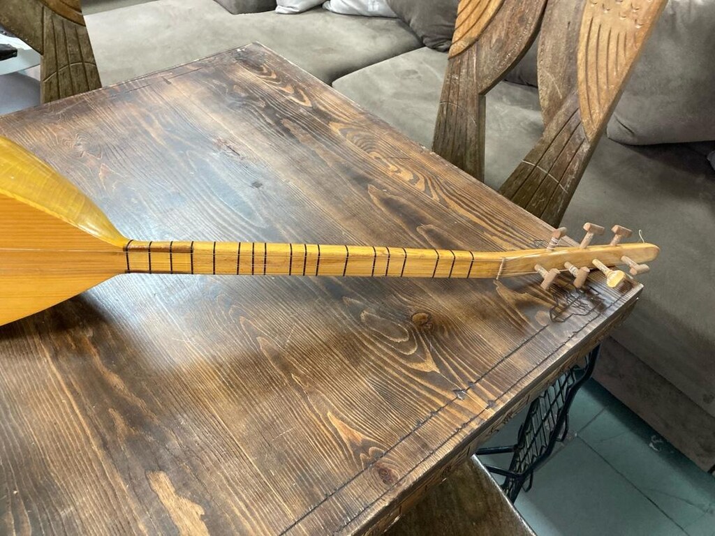 TERTEMİZ DURUMDA KISA BAĞLAMA - 3