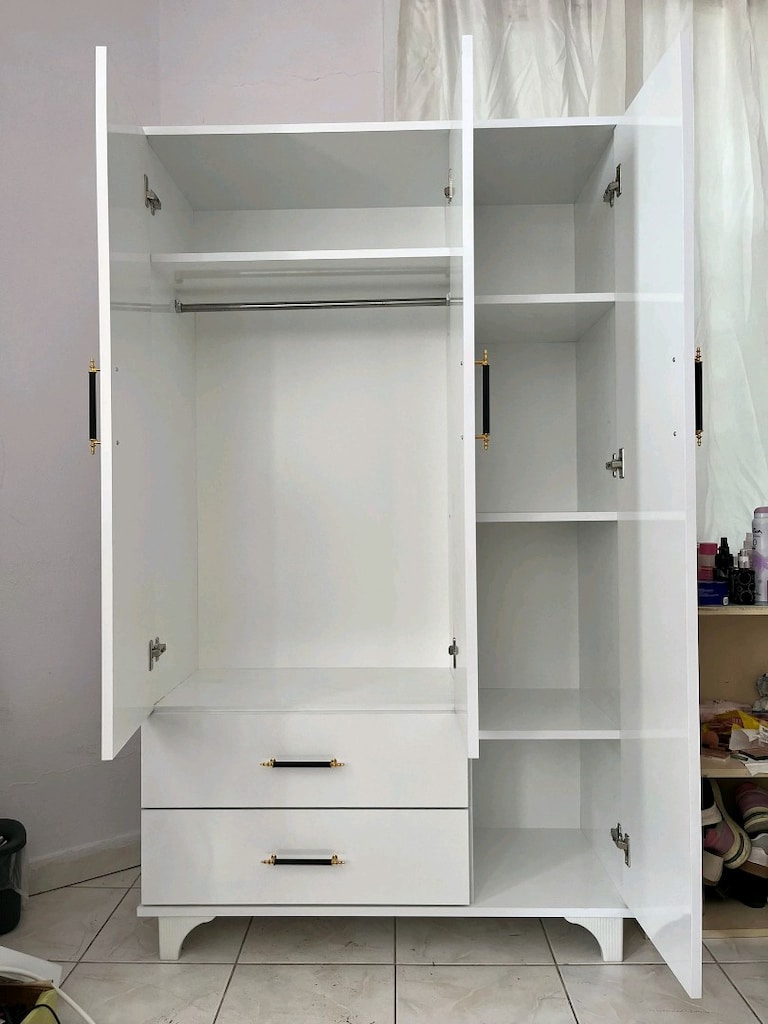 3 Kapaklı bol raflı elbise dolabı - 4