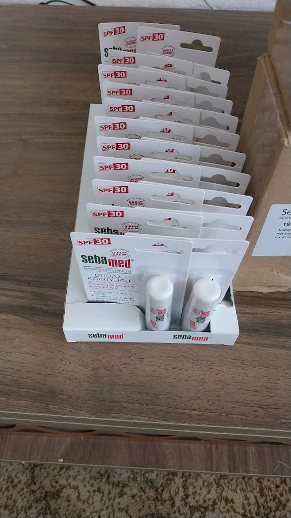 sebamed güneş kremleri ve dudak stick koruma