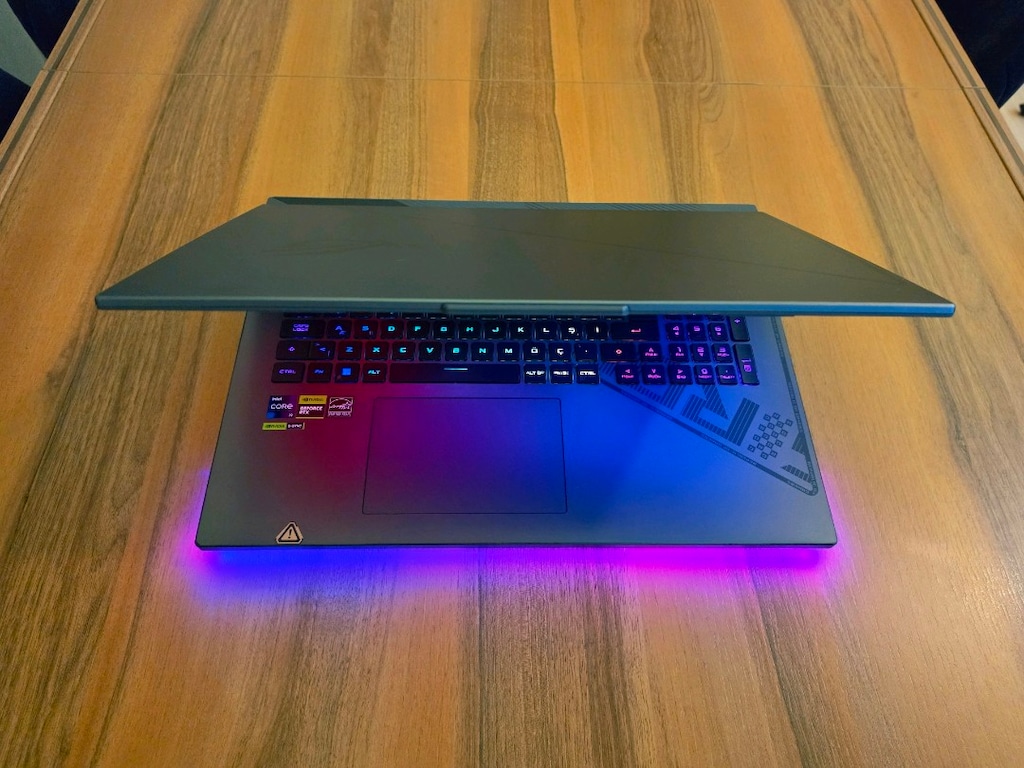 Asus Rog Strix G18 Rtx4070 i9 Laptop 32Gb Ram 1 tb ssd 240hz - 5