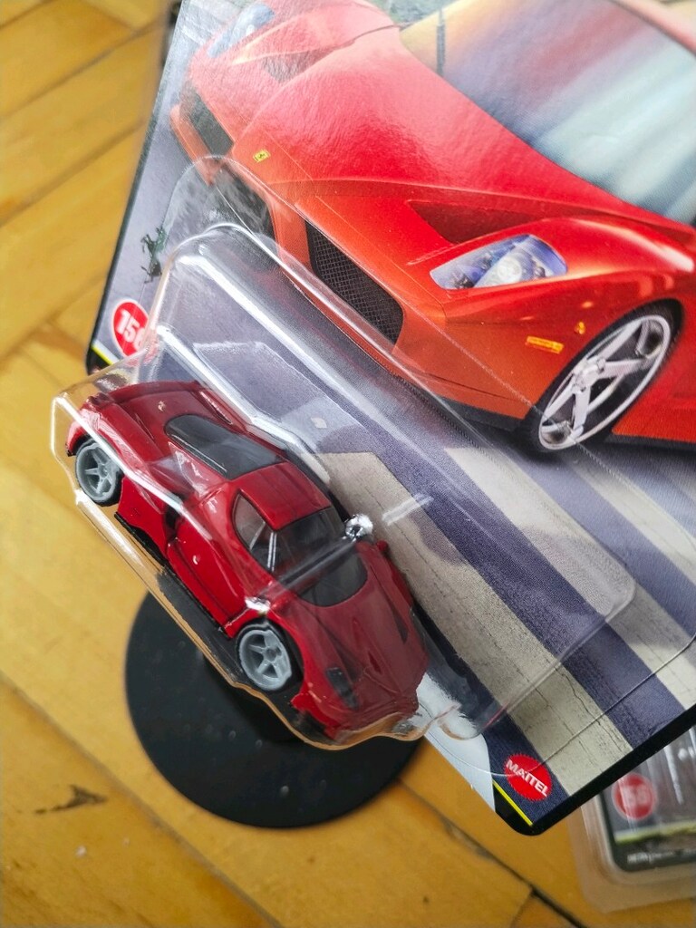 hotweels enzo ferrari - 4